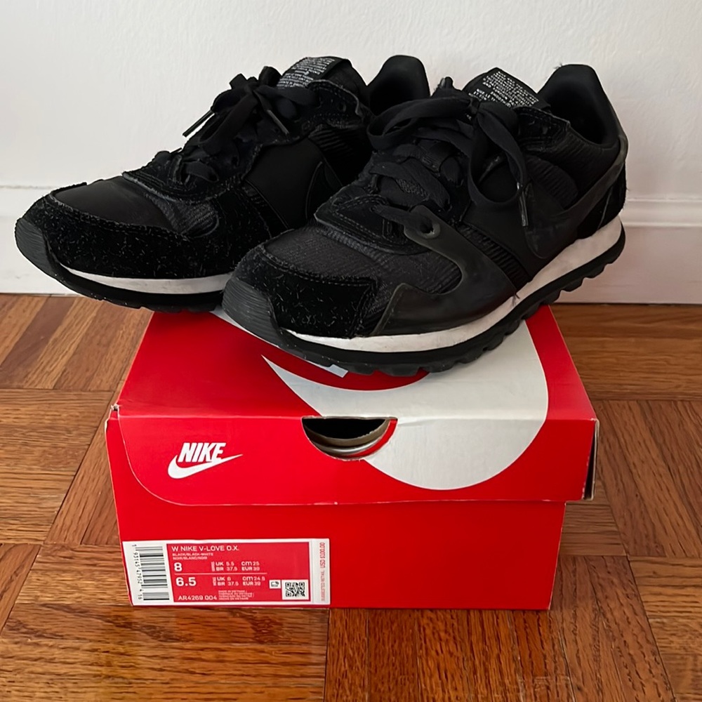 Nike V love O.X.